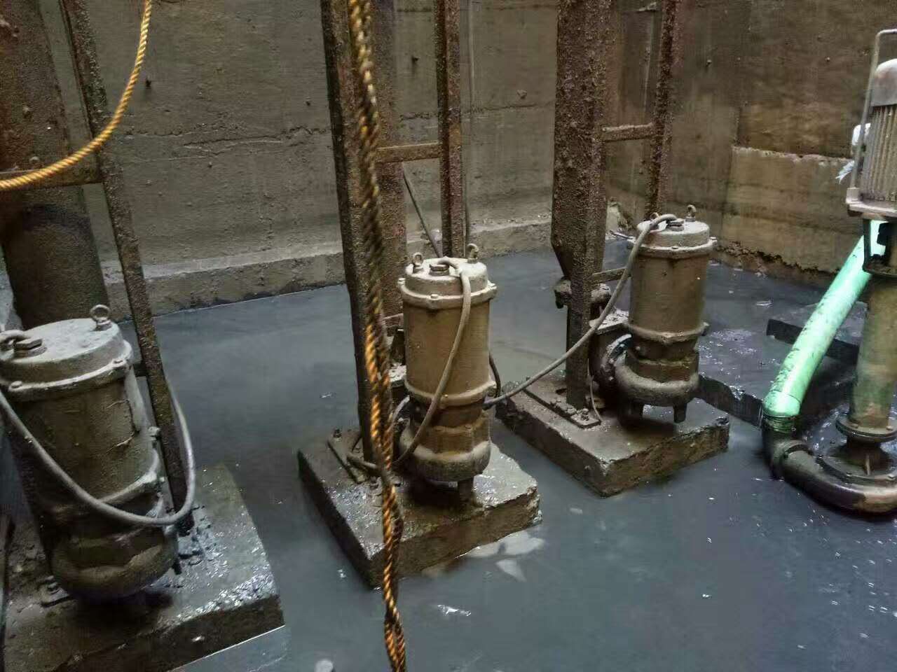 拜泉污水池清理