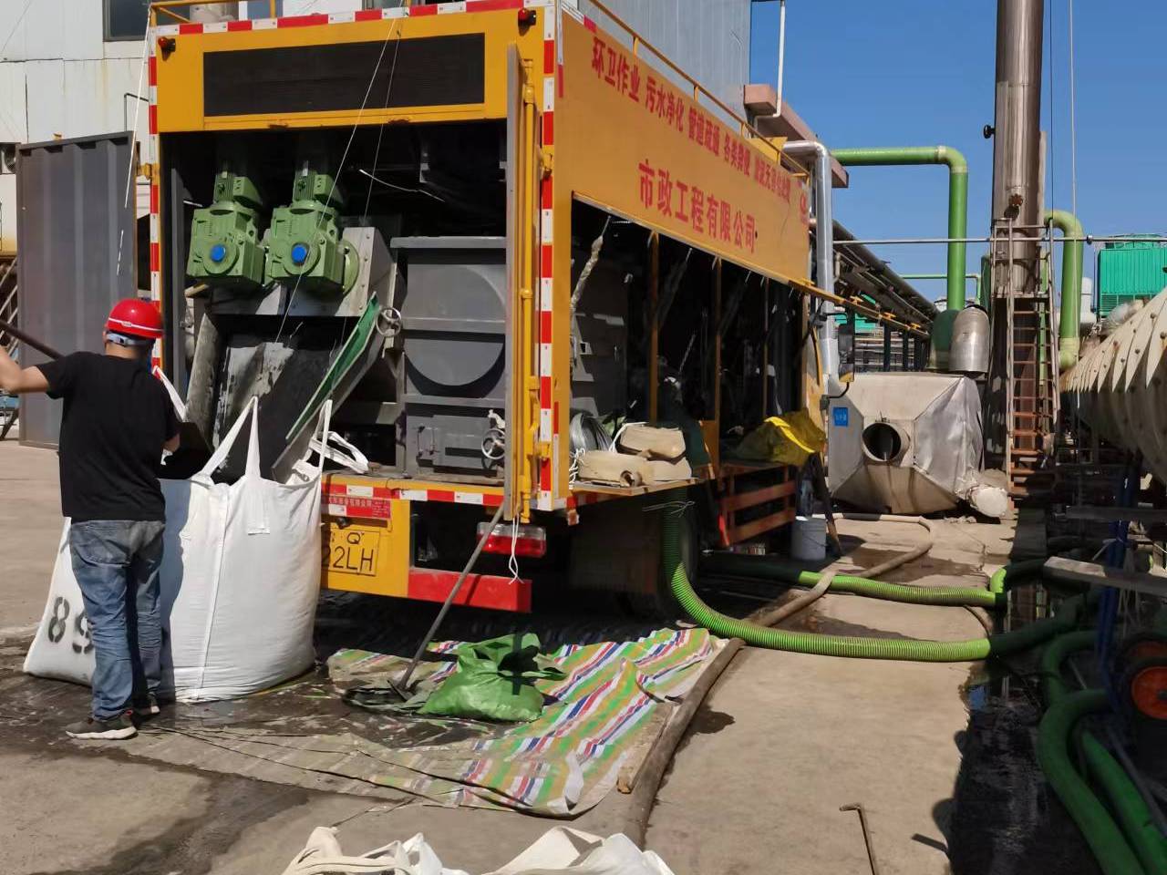 拜泉淤泥压干处理